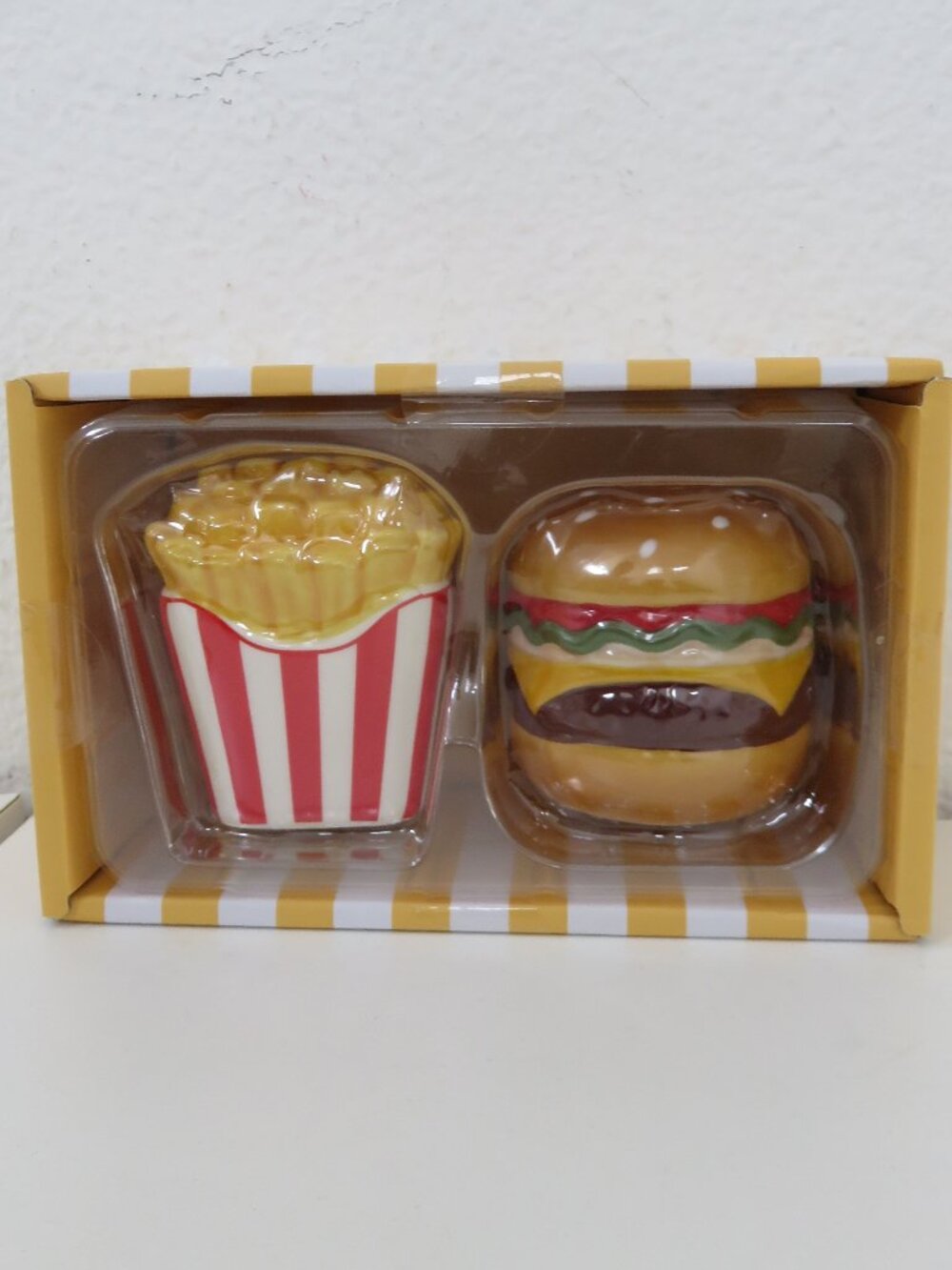 (#140) Shades of Summer Burger & Fries Salt and Pepper Shaker Set Ceramic